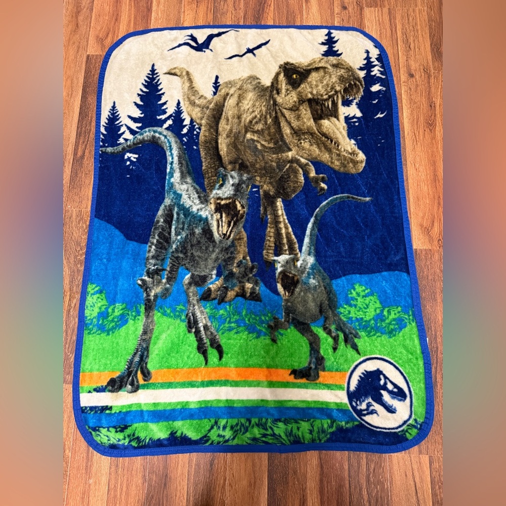 Jurassic world kids throw blanket